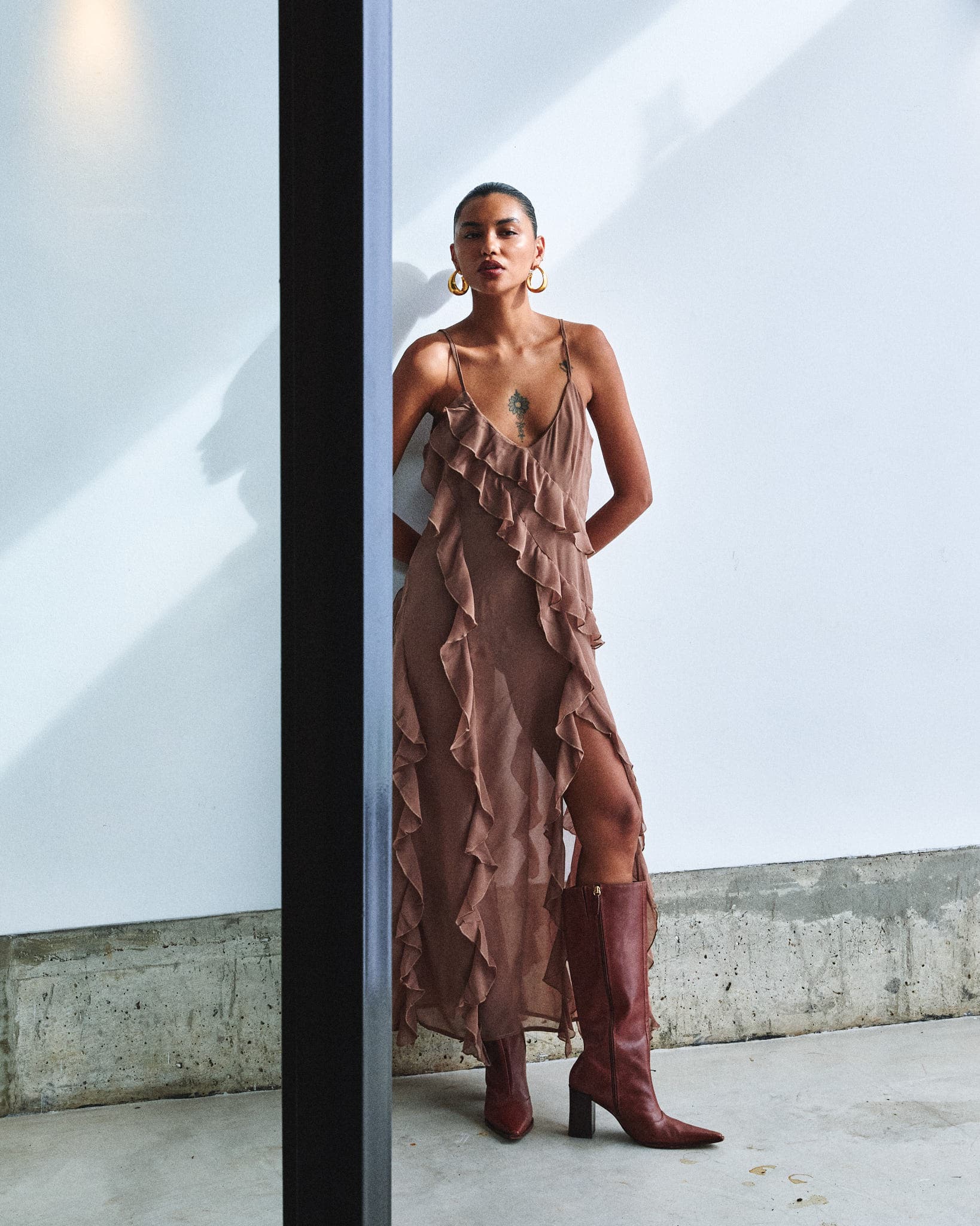  VESTIDO LONGO COM BABADOS VERTICAIS 