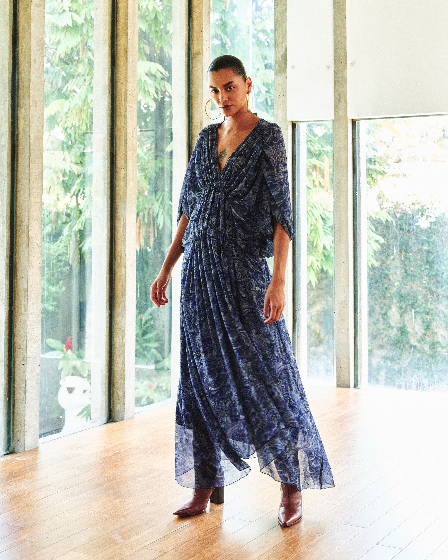 VESTIDO MIDI PAISLEY