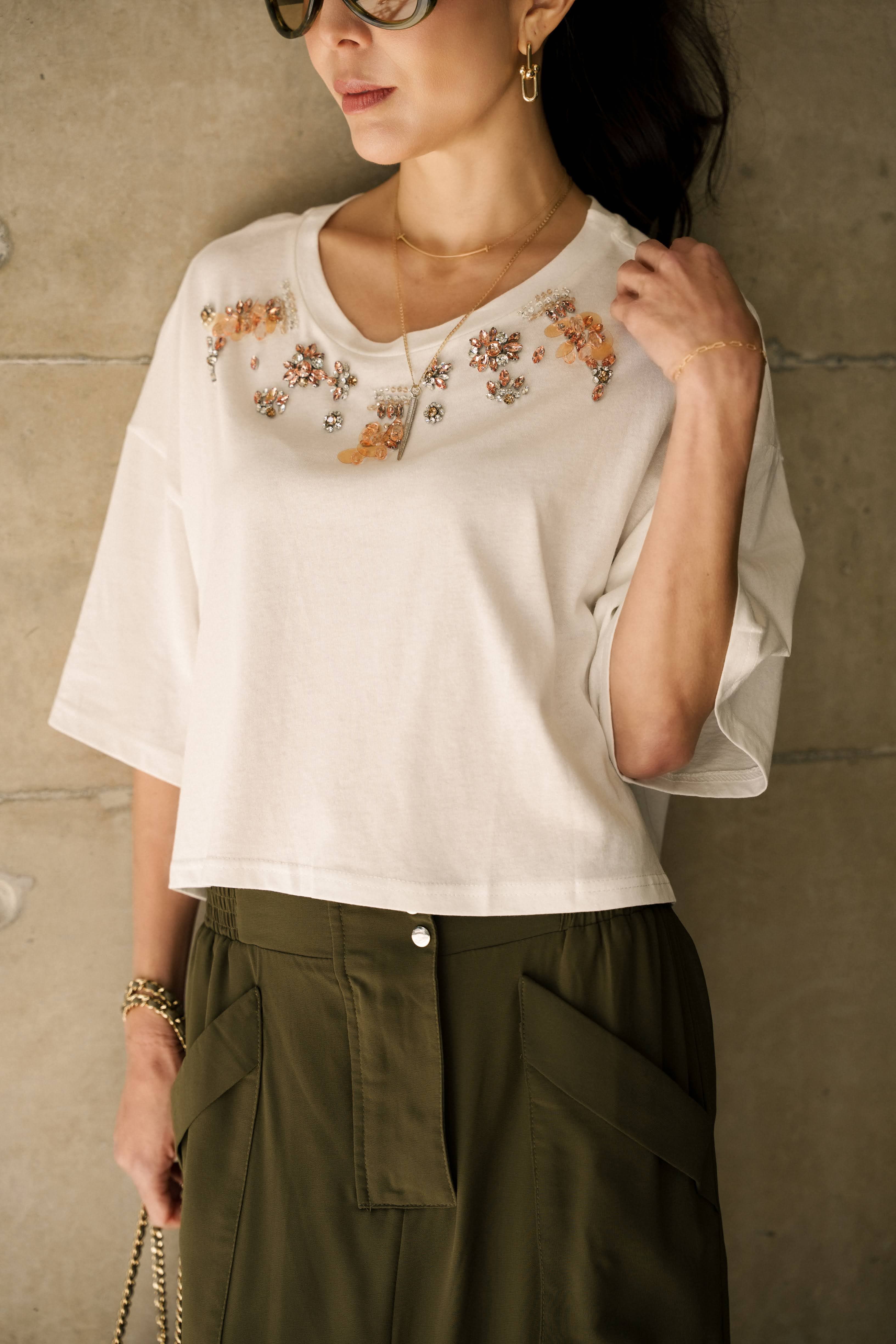 BLUSA COM PEDRARIAS NELLY 