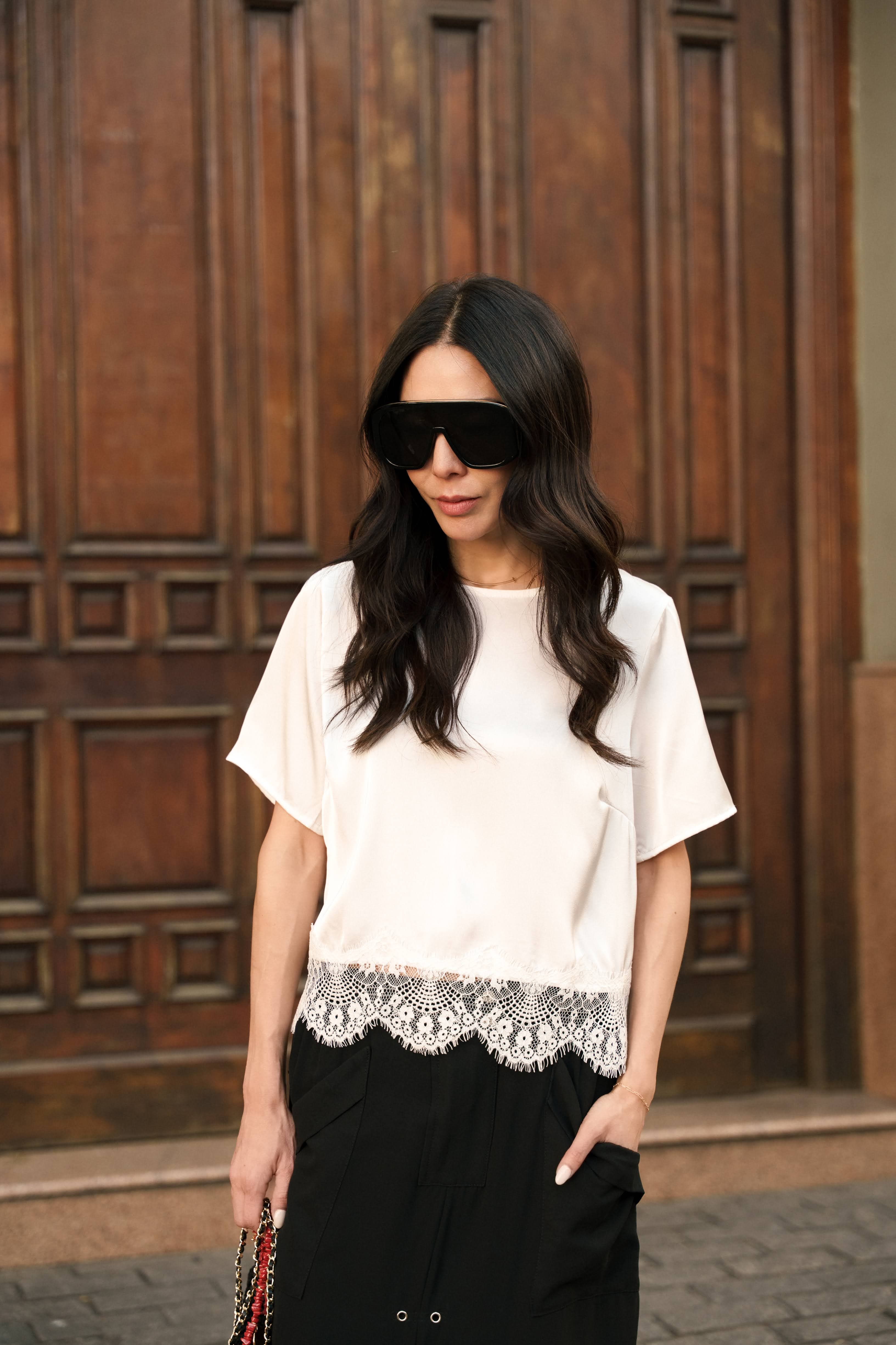 BLUSA ACETINADA BARRA EM RENDA