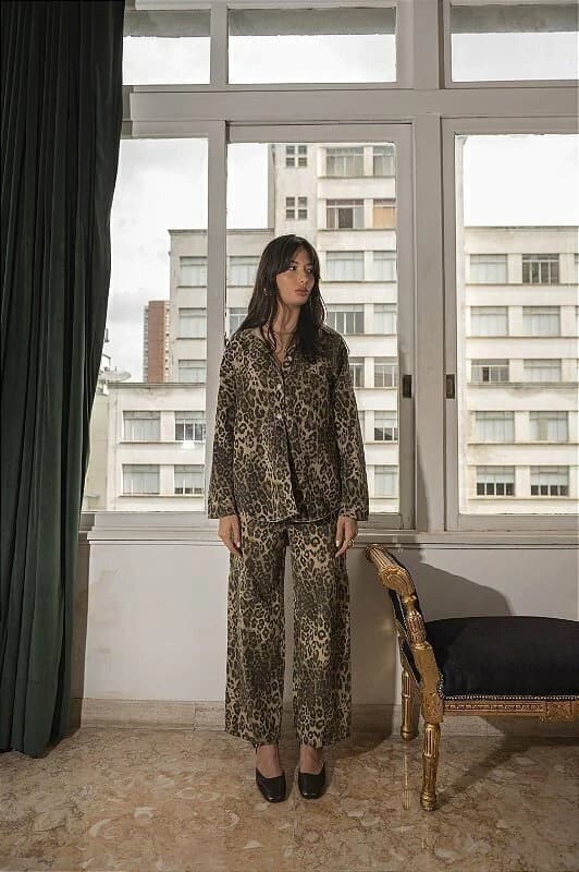 CALÇA DE ANIMAL PRINT ONÇA JULIETA