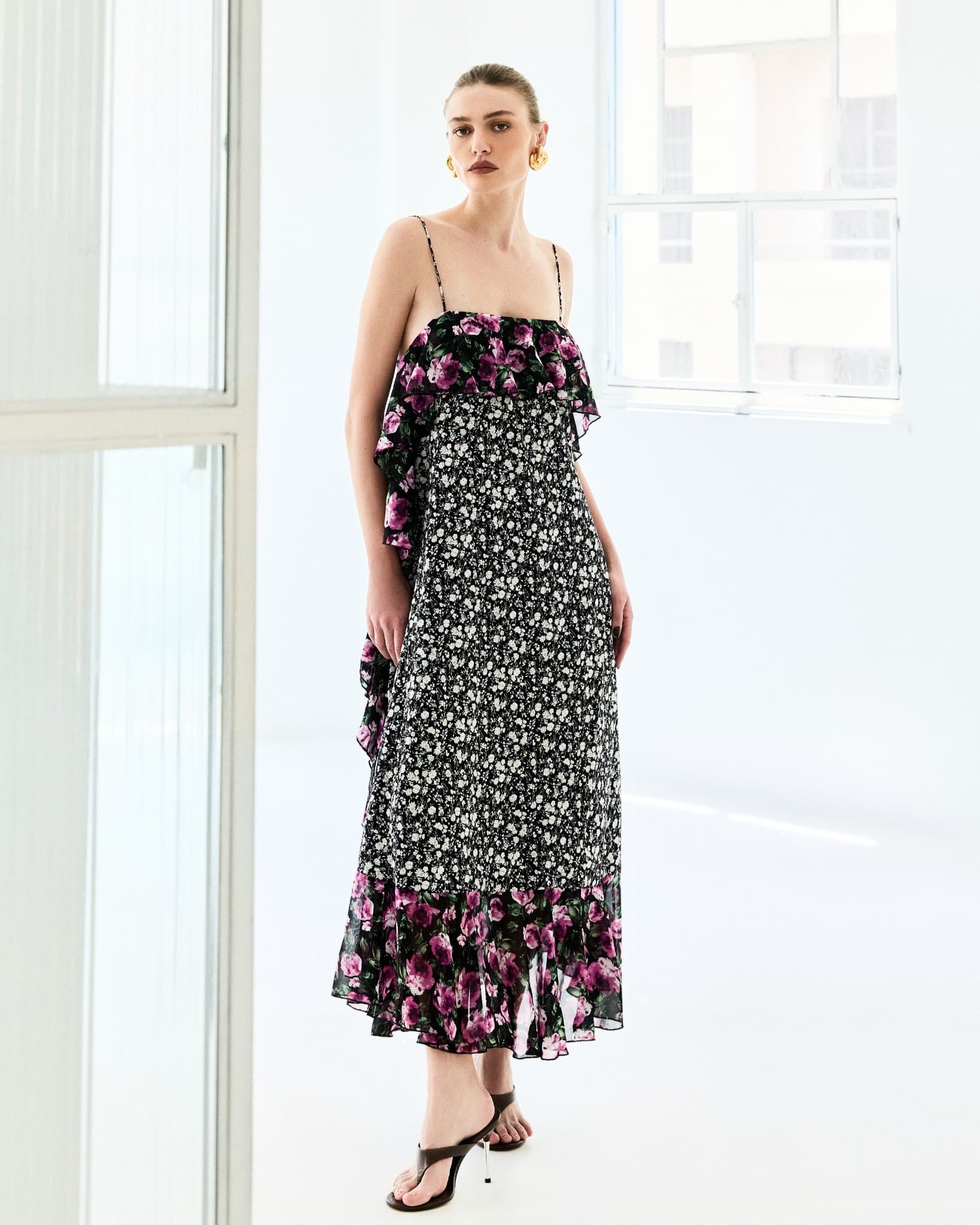 VESTIDO FLORAL PRINT COSTAS NUA
