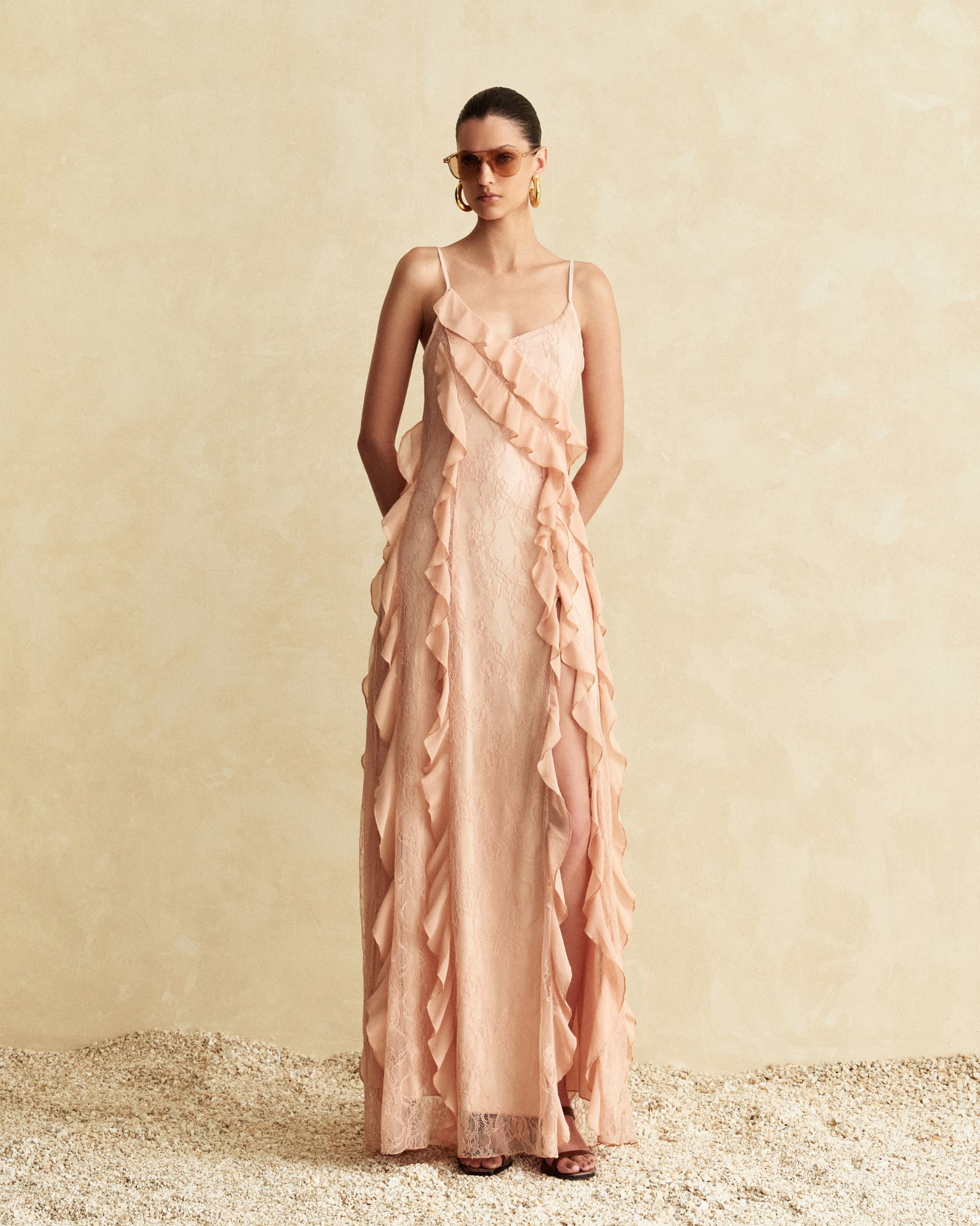 VESTIDO RENDA ALCINHA BABADOS
